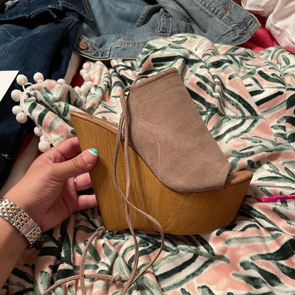 Steve Madden wedges